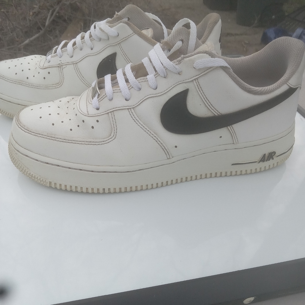 Size 9.5 - Nike Air Force 1 '07 AN20 White Black 2019